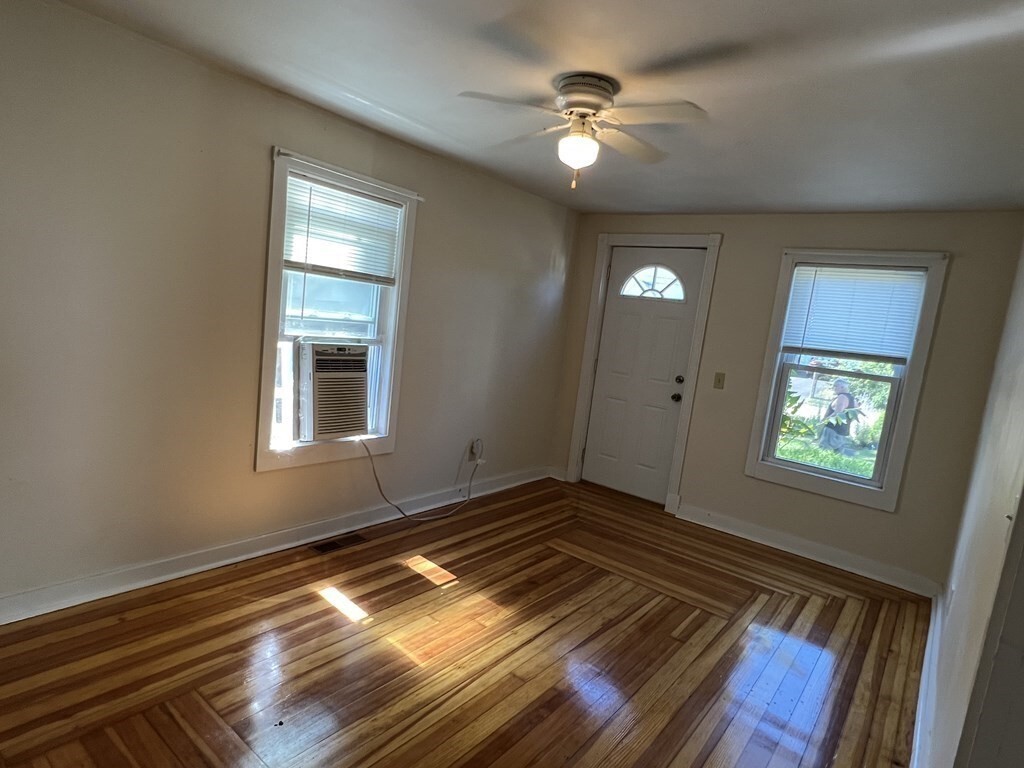 Property Photo: 31 Chestnut St 4 MA 02703
