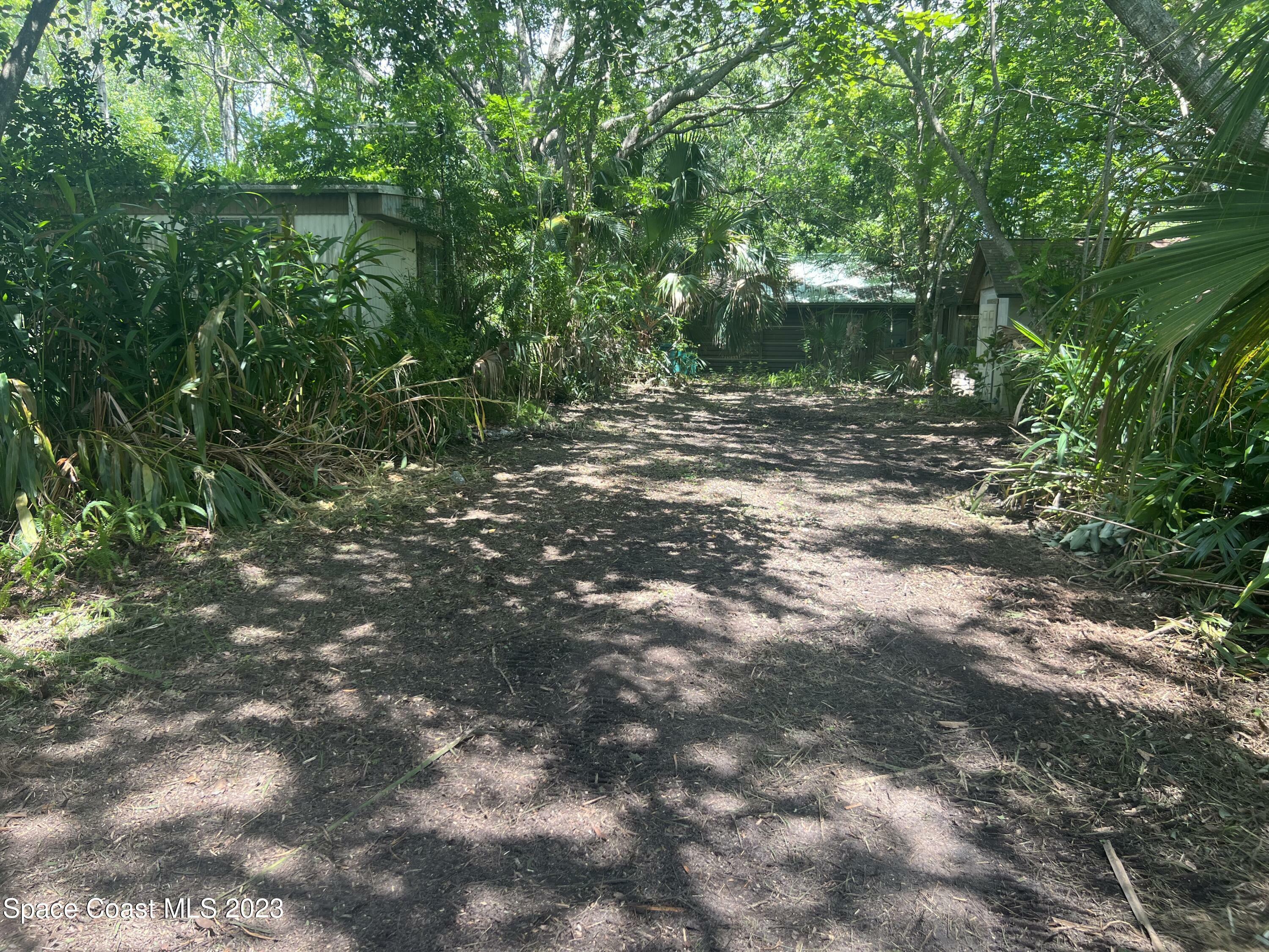 Property Photo:  2150 E Jay Jay Road  FL 32796 