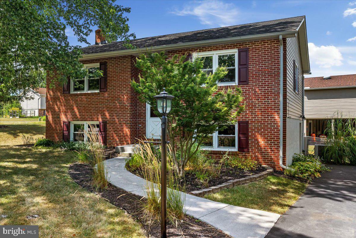 Property Photo:  110 Ridgefield Avenue  VA 22655 