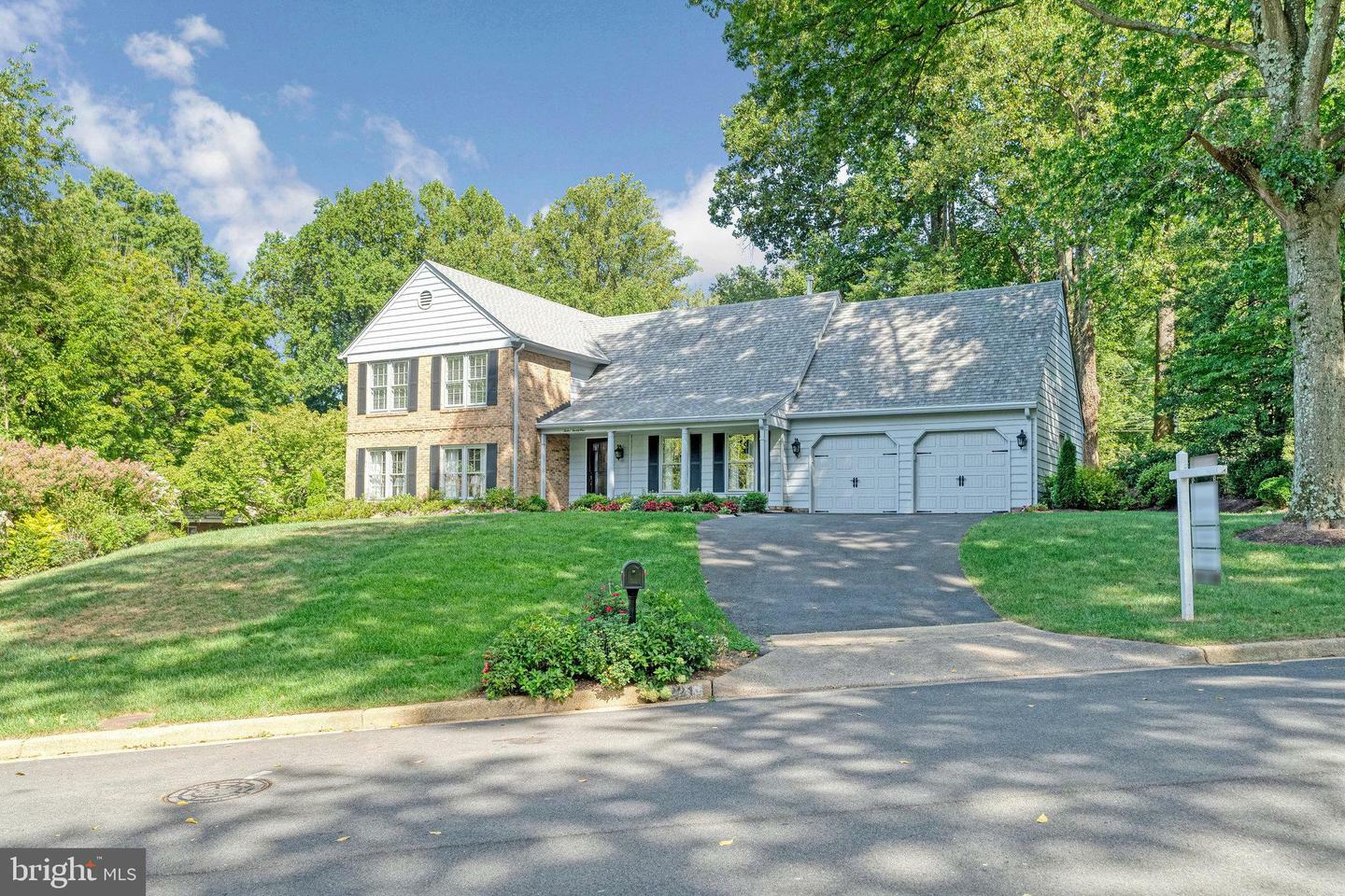 Property Photo: 1221 Old Stable Road VA 22102