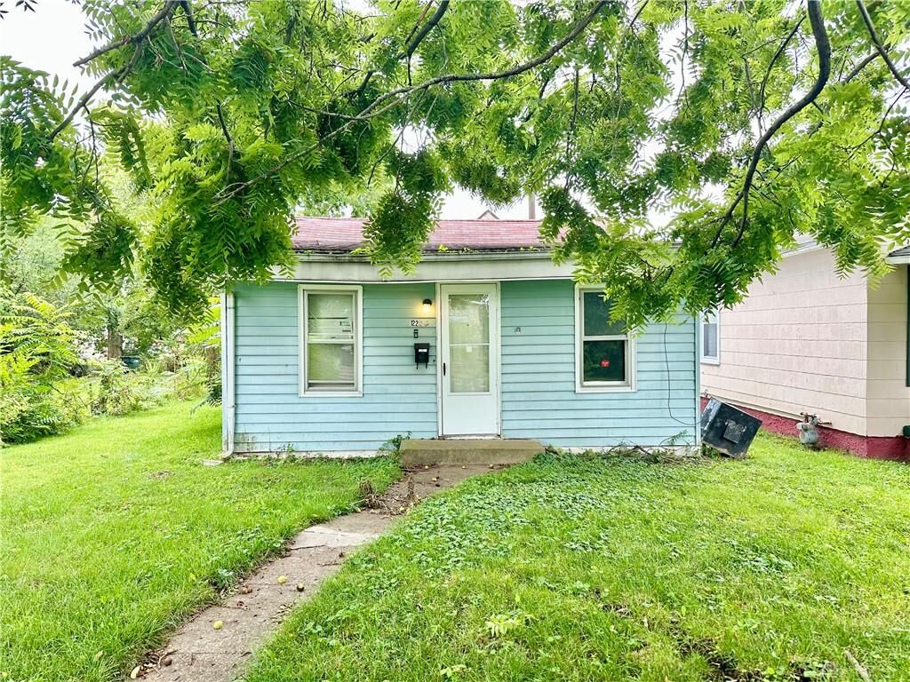 Property Photo: 122 E Maplewood Avenue OH 45405