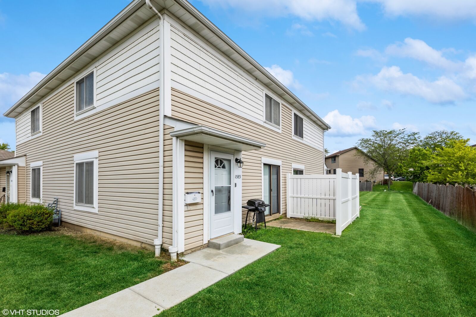 Property Photo:  1583 Cornell Place  IL 60169 