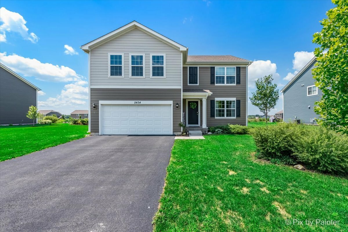 Property Photo: 2434 Fairview Circle IL 60098