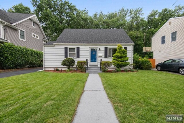 Property Photo:  661 Briarcliff Avenue  NJ 07607 