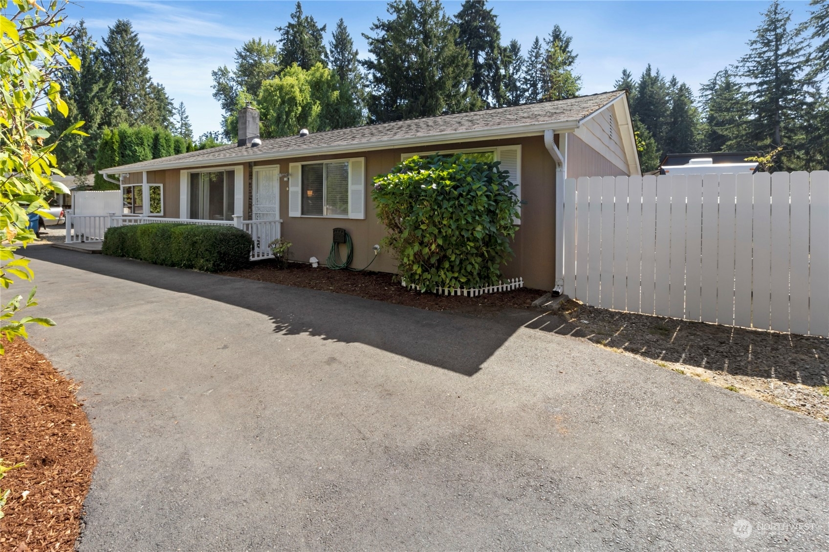 Property Photo:  19310 Maryann Drive E  WA 98391 