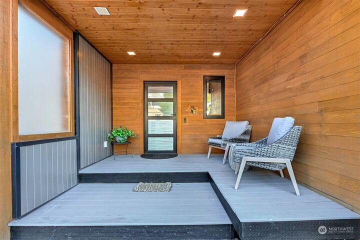 Property Photo:  2809 Leeward Way  WA 98226 