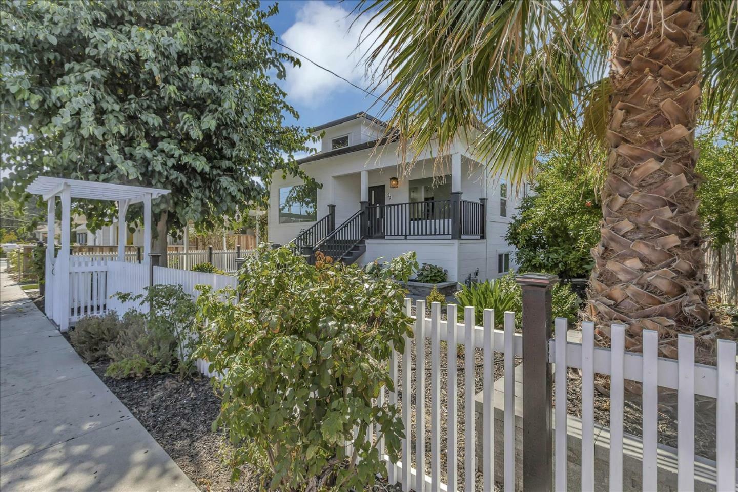 Property Photo: 92 Sunnyside Avenue CA 95008