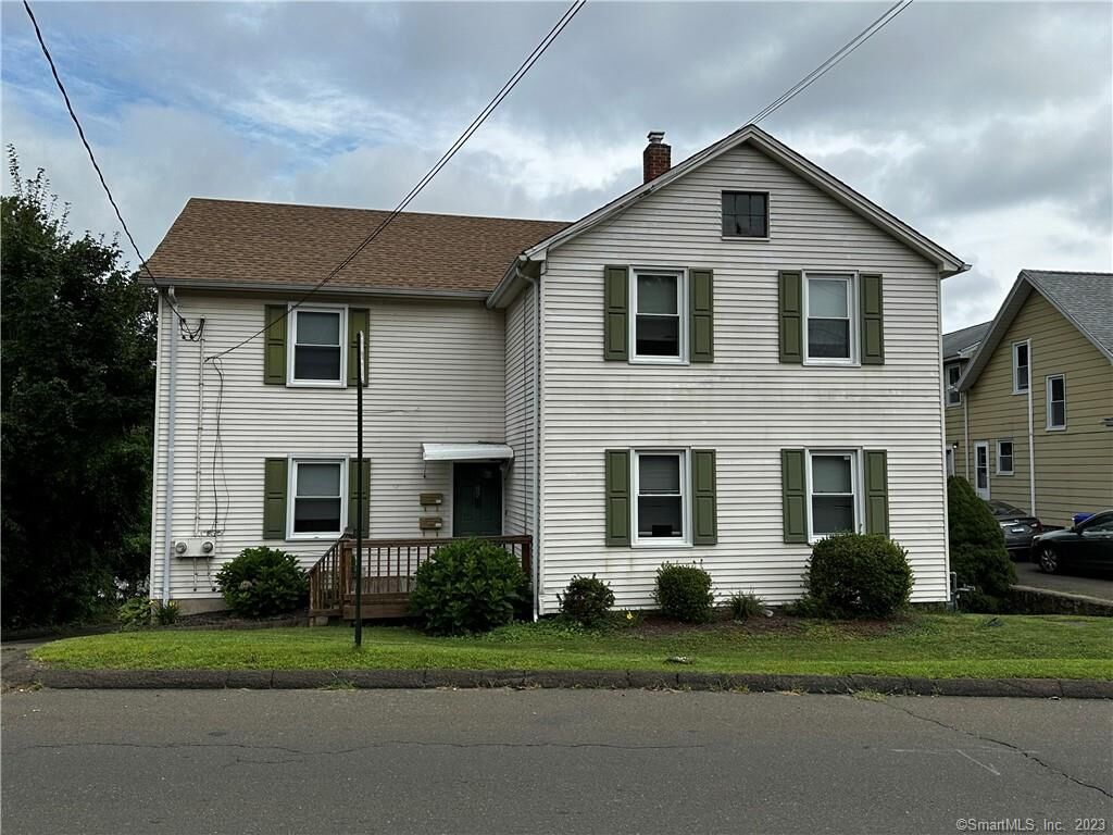 Property Photo: 87 Ivy Street 2 CT 06405