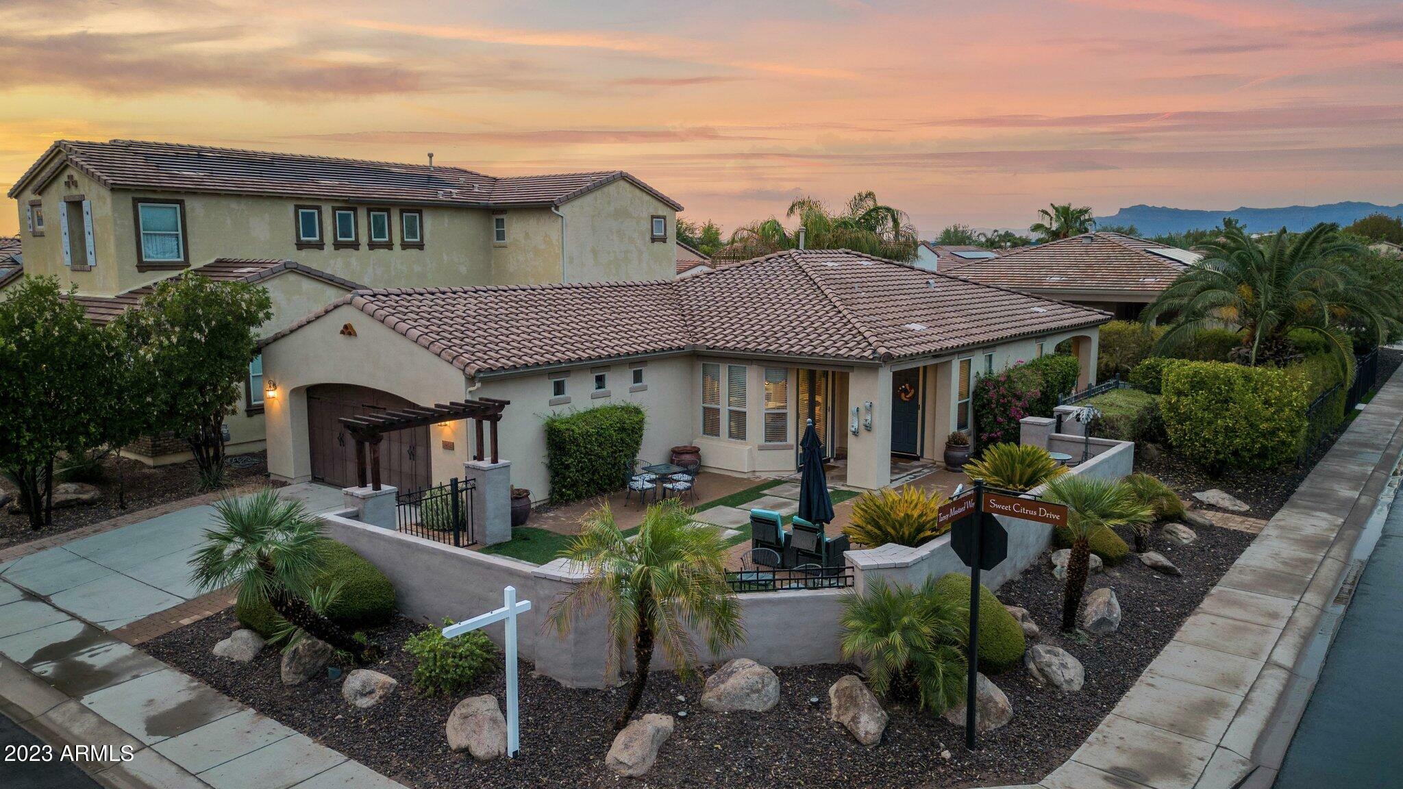 Property Photo: 1462 E Sweet Citrus Drive AZ 85140