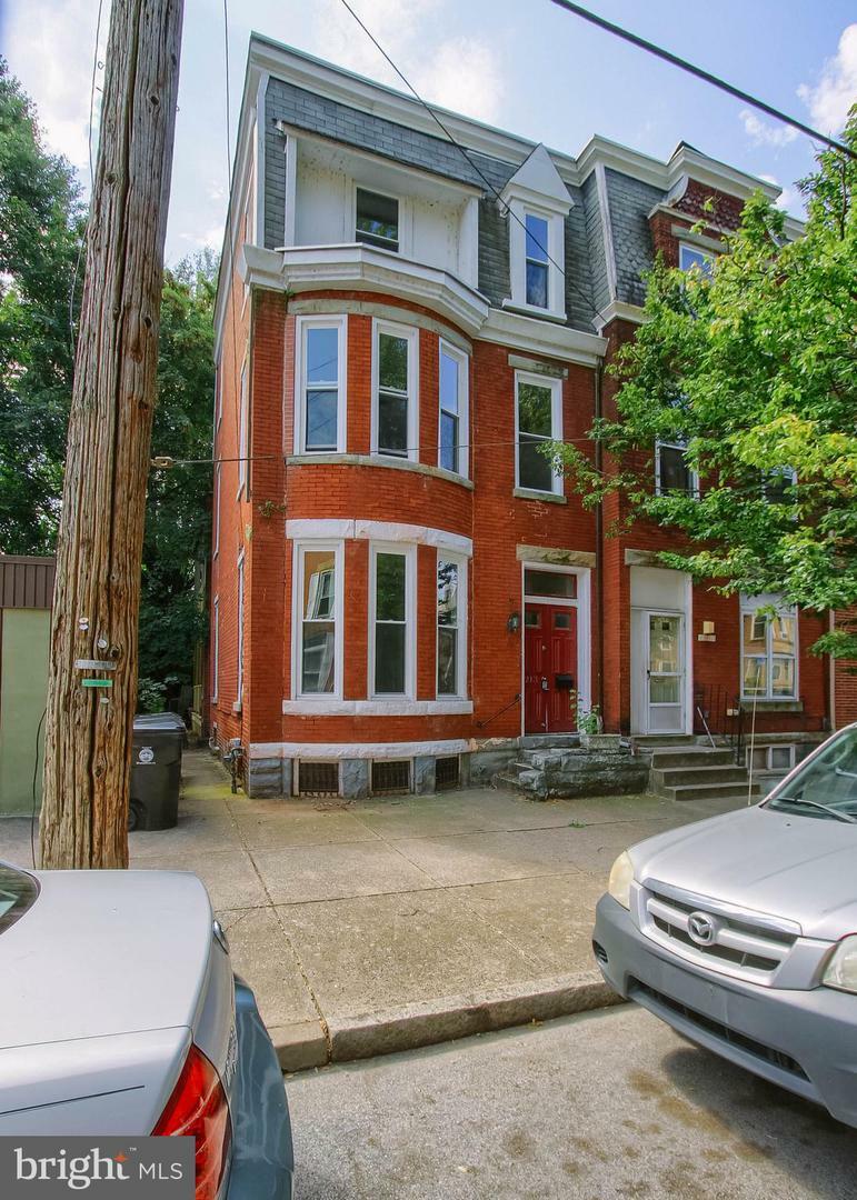 Property Photo:  213 Harris Street  PA 17102 