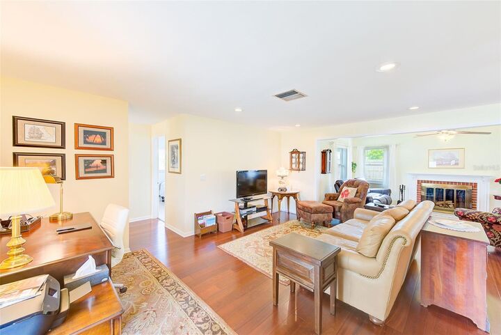 Property Photo:  1711 Patlin Circle S  FL 33770 