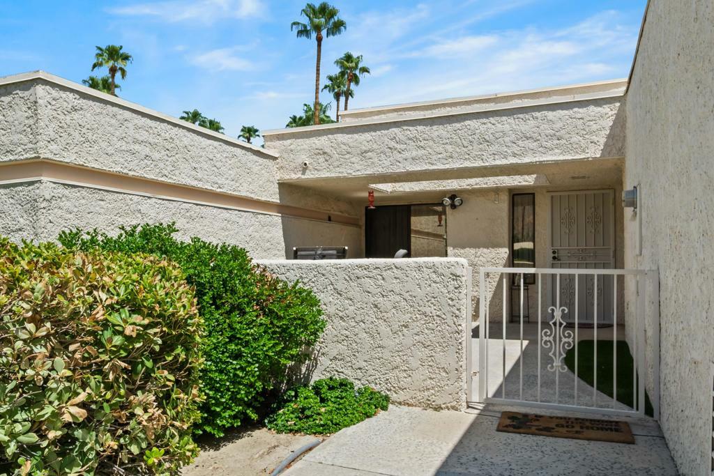 Property Photo: 1562 Andee Drive CA 92264