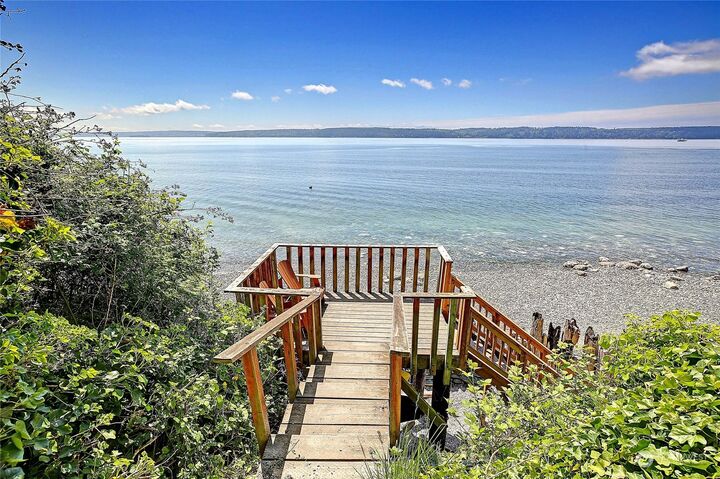 Property Photo:  1138  York Place  WA 98282 