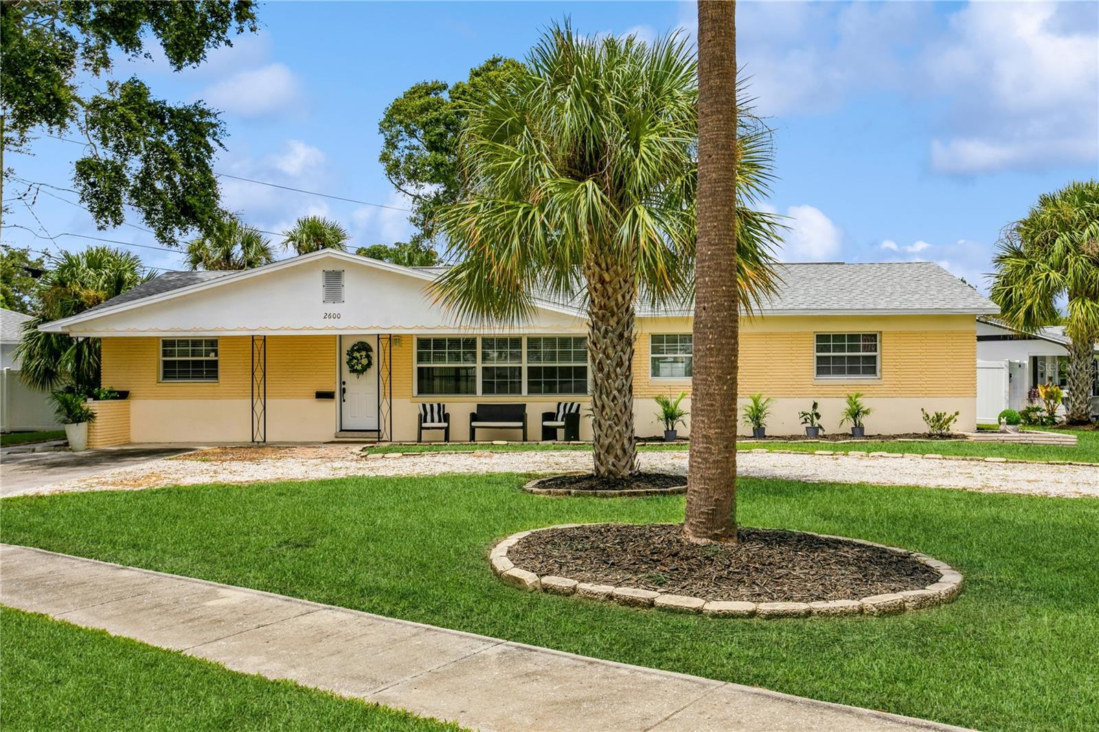 Property Photo: 2600 66th Way N FL 33710