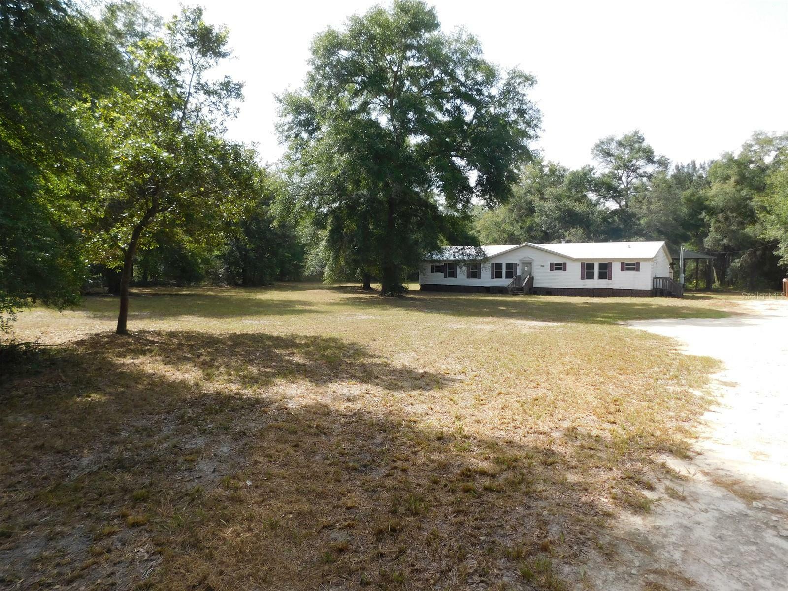 Property Photo:  847 SW Applewood Glen  FL 32038 