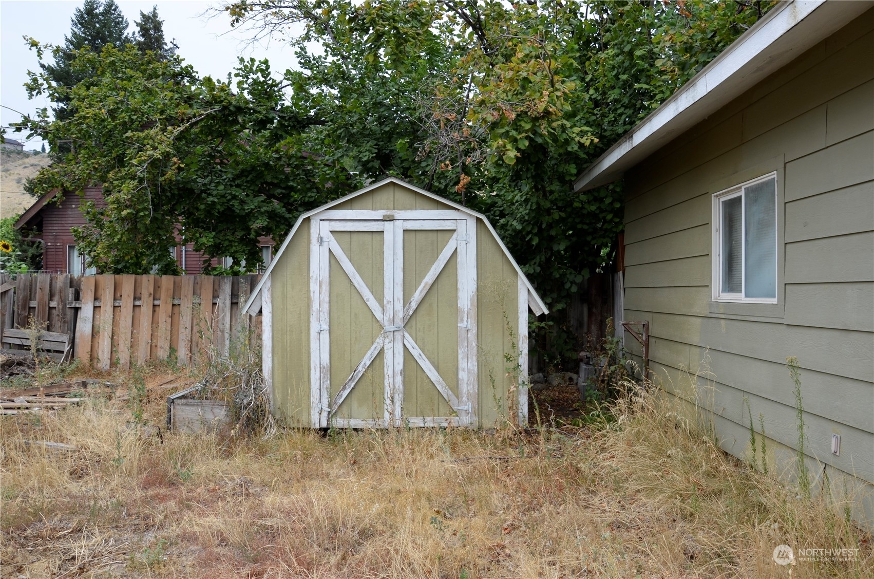 Property Photo: 215 5th Avenue N WA 98840