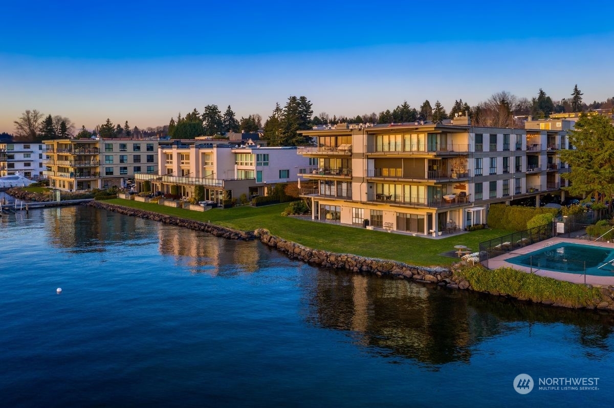 Property Photo:  6333 Lake Washington Boulevard NE 405  WA 98033 