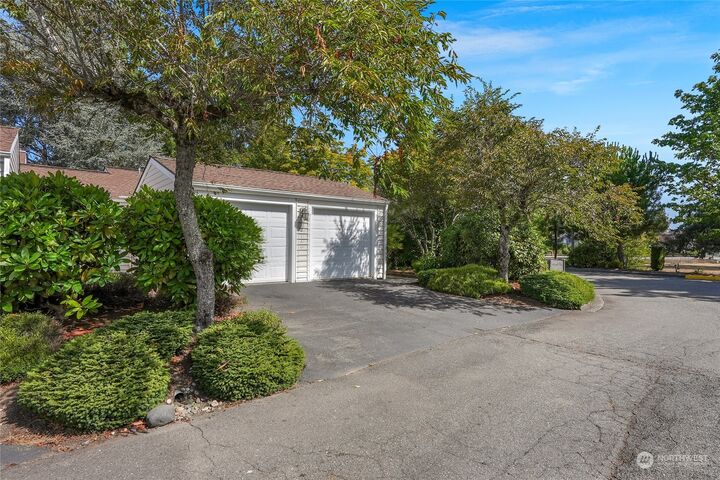 Property Photo: 13730 SE 256th Place WA 98042