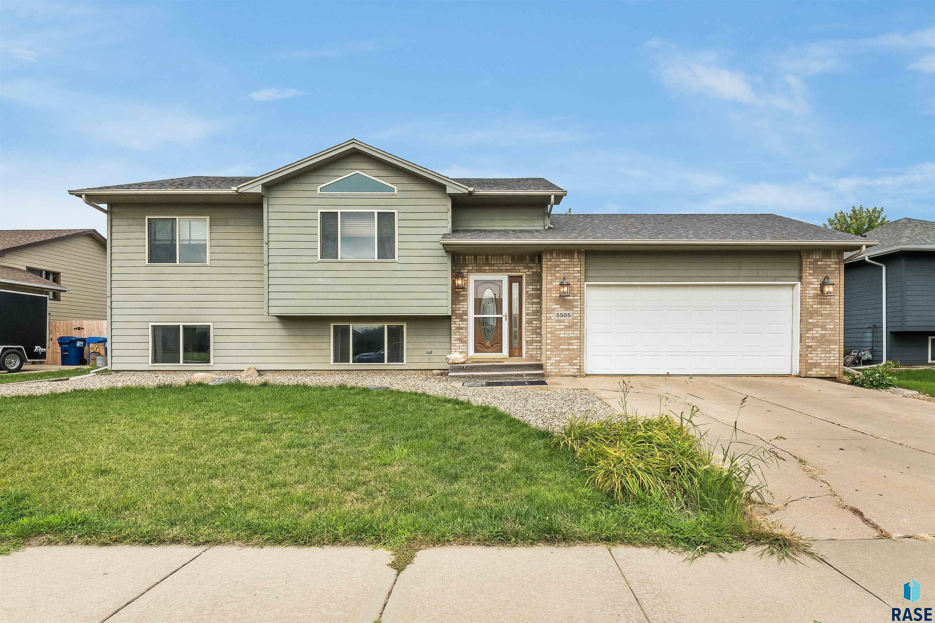 Property Photo:  5505 S Cain Ave  SD 57106 