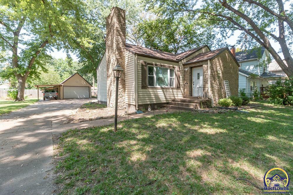 Property Photo:  939 NE Chester Ave  KS 66616 