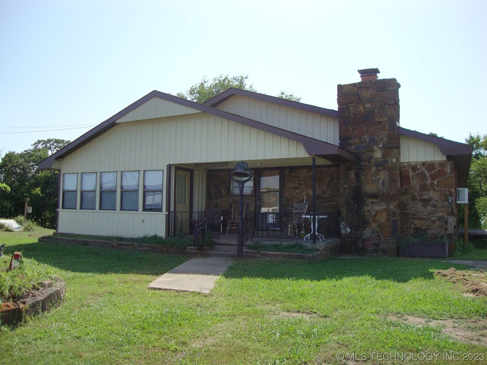 Property Photo: 16498 Hectorville Road OK 74047