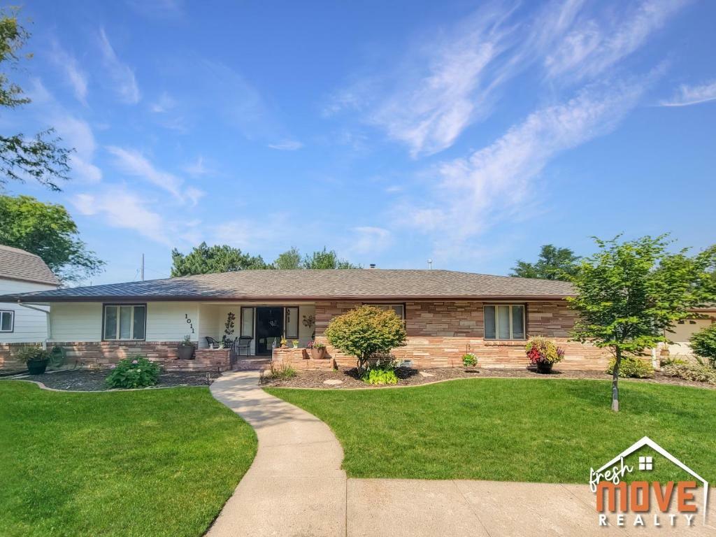 Property Photo:  1011 Lyle Avenue  KS 67846 