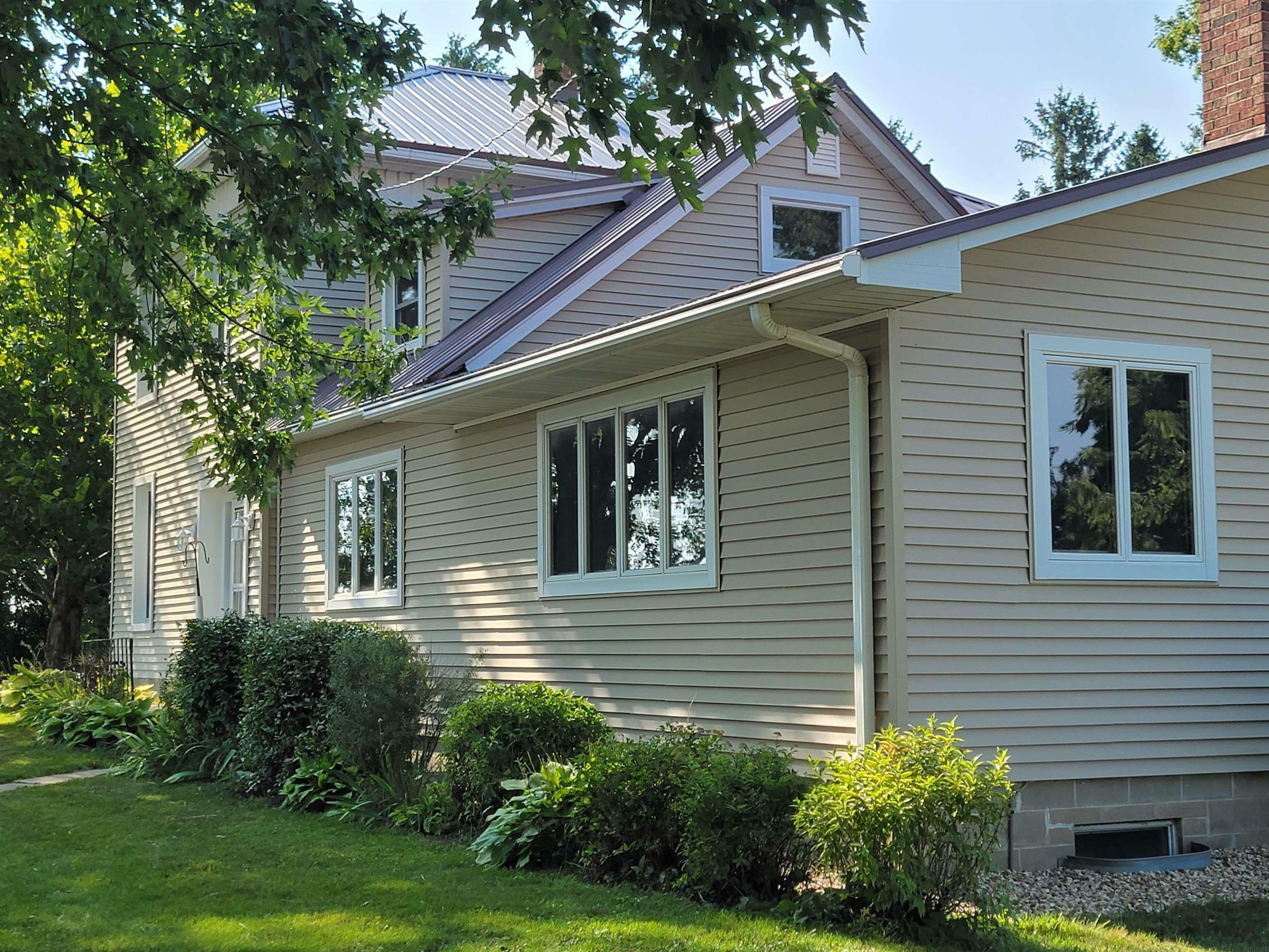 Property Photo:  8394 Harding Road  IA 52175 