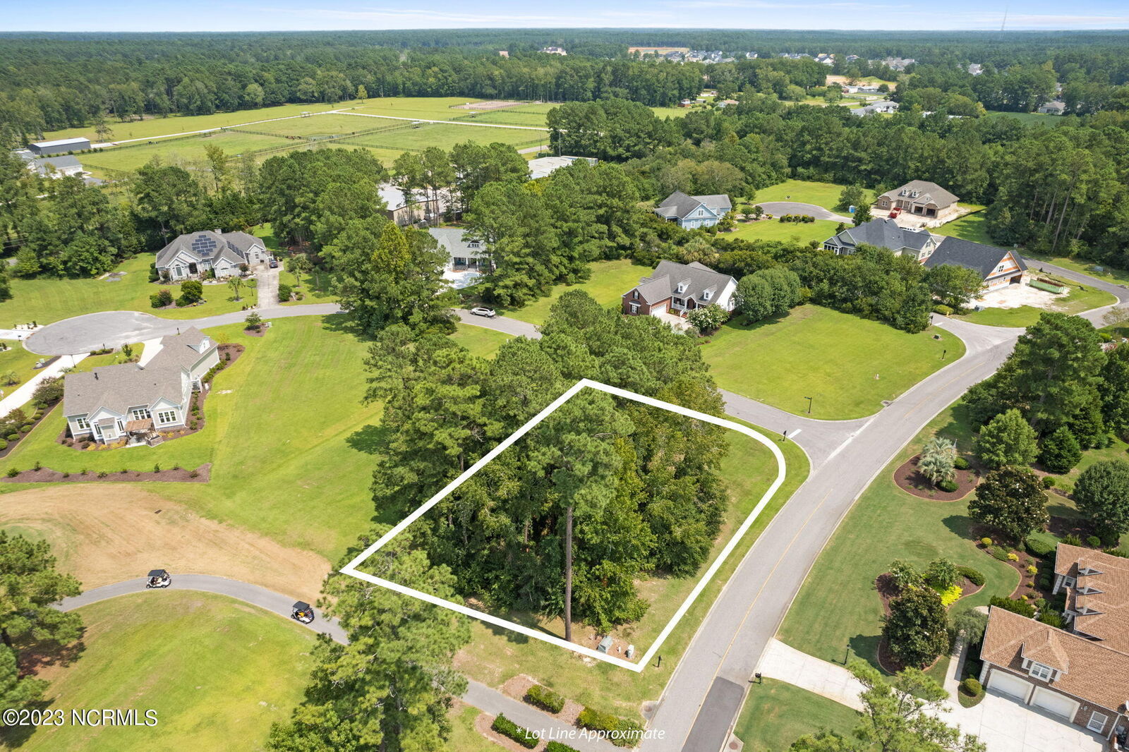 Property Photo: 601 Ashton Court NW NC 28467