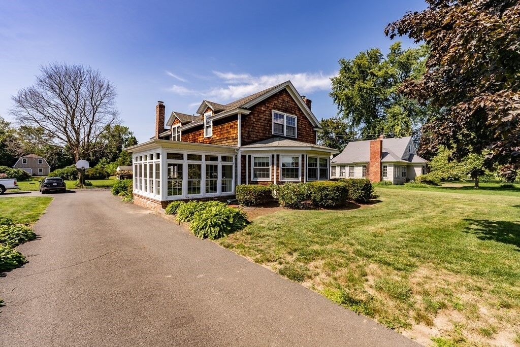 Property Photo: 435 River Rd MA 01001