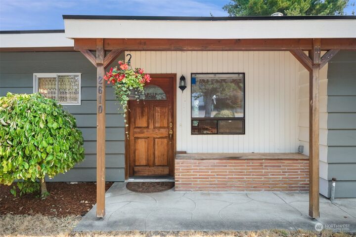 2610 N Lafayette Avenue  Bremerton WA 98312 photo