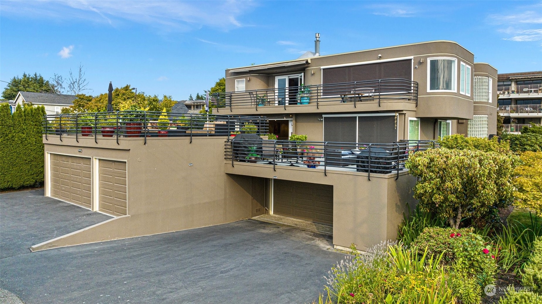 Property Photo: 107 Bell Street 102 WA 98020