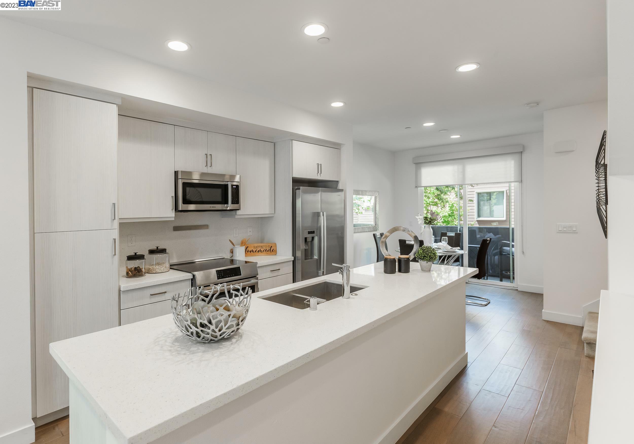 Property Photo: 1402 Prescott St CA 94607