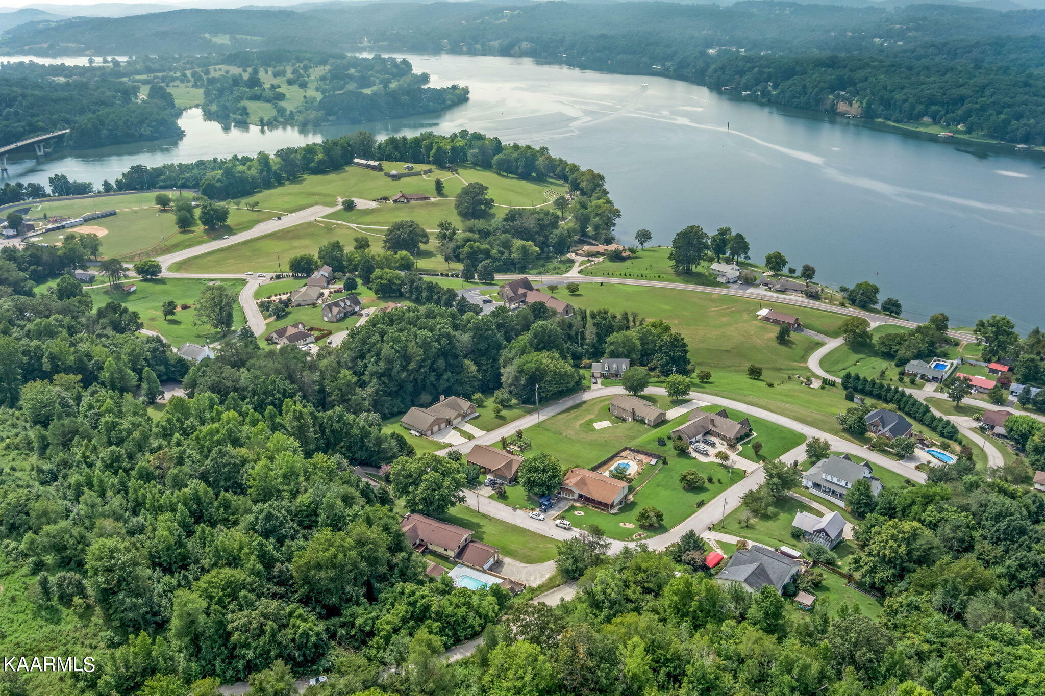 Property Photo: 1005 Windwood St TN 37763