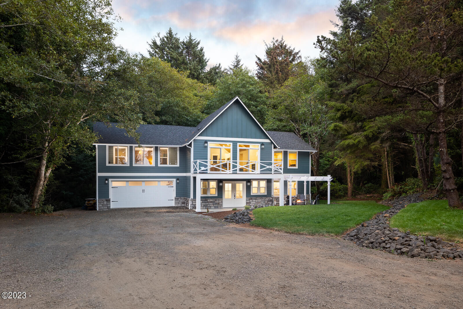 Property Photo: 3394 Hwy 101 OR 97498