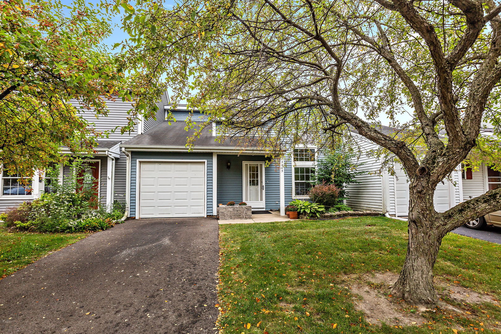 Property Photo:  3405 Southport Drive  IL 60042 