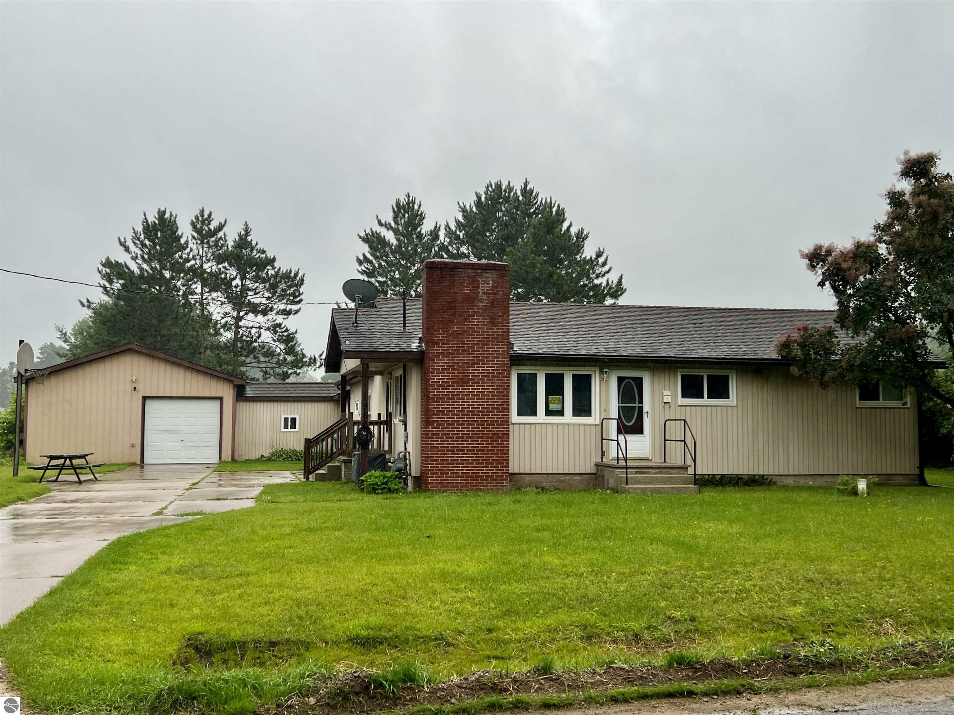 Property Photo: 1960 Hampton MI 48625