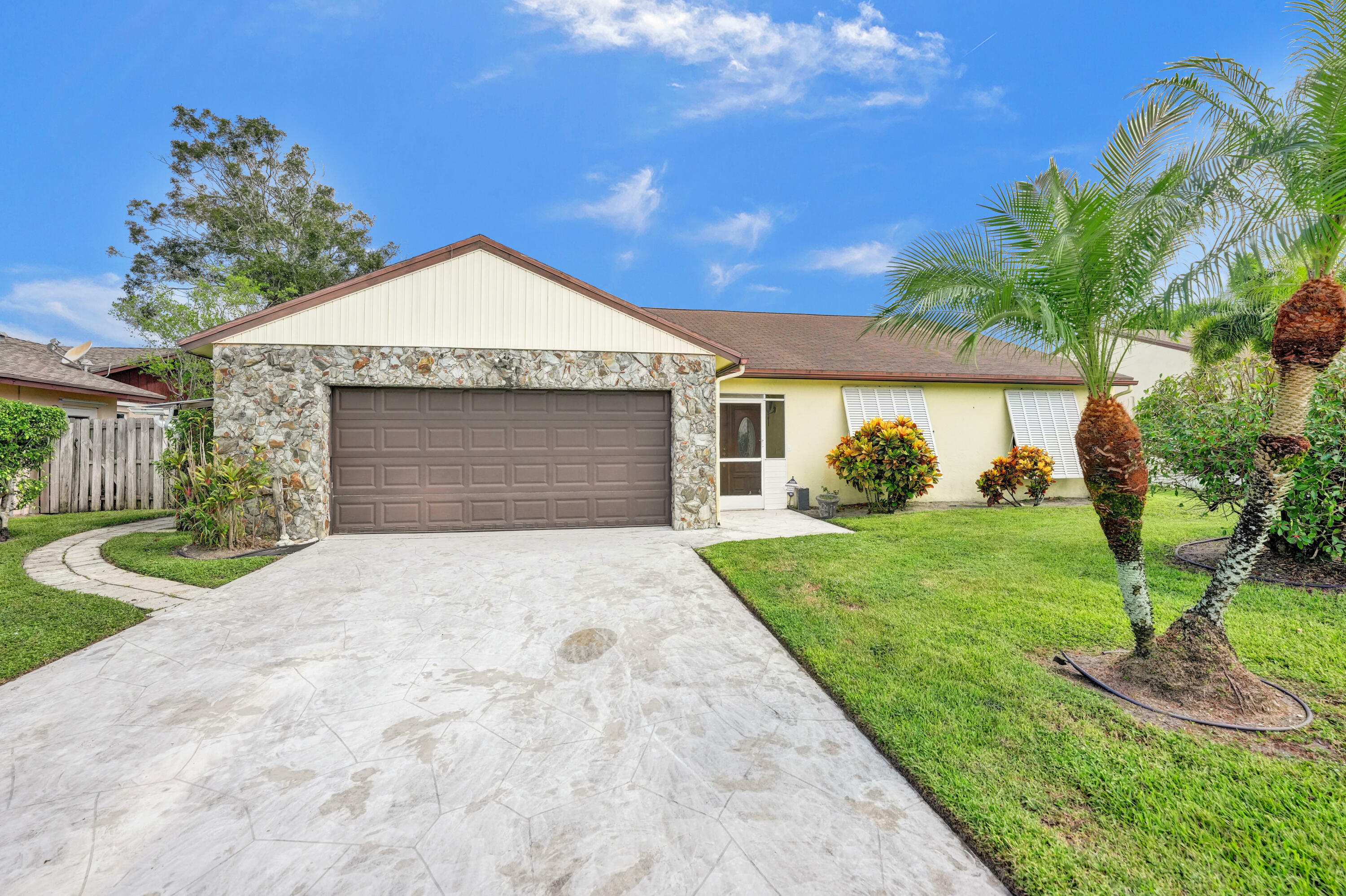 Property Photo:  5405 Rose Marie Avenue N  FL 33472 