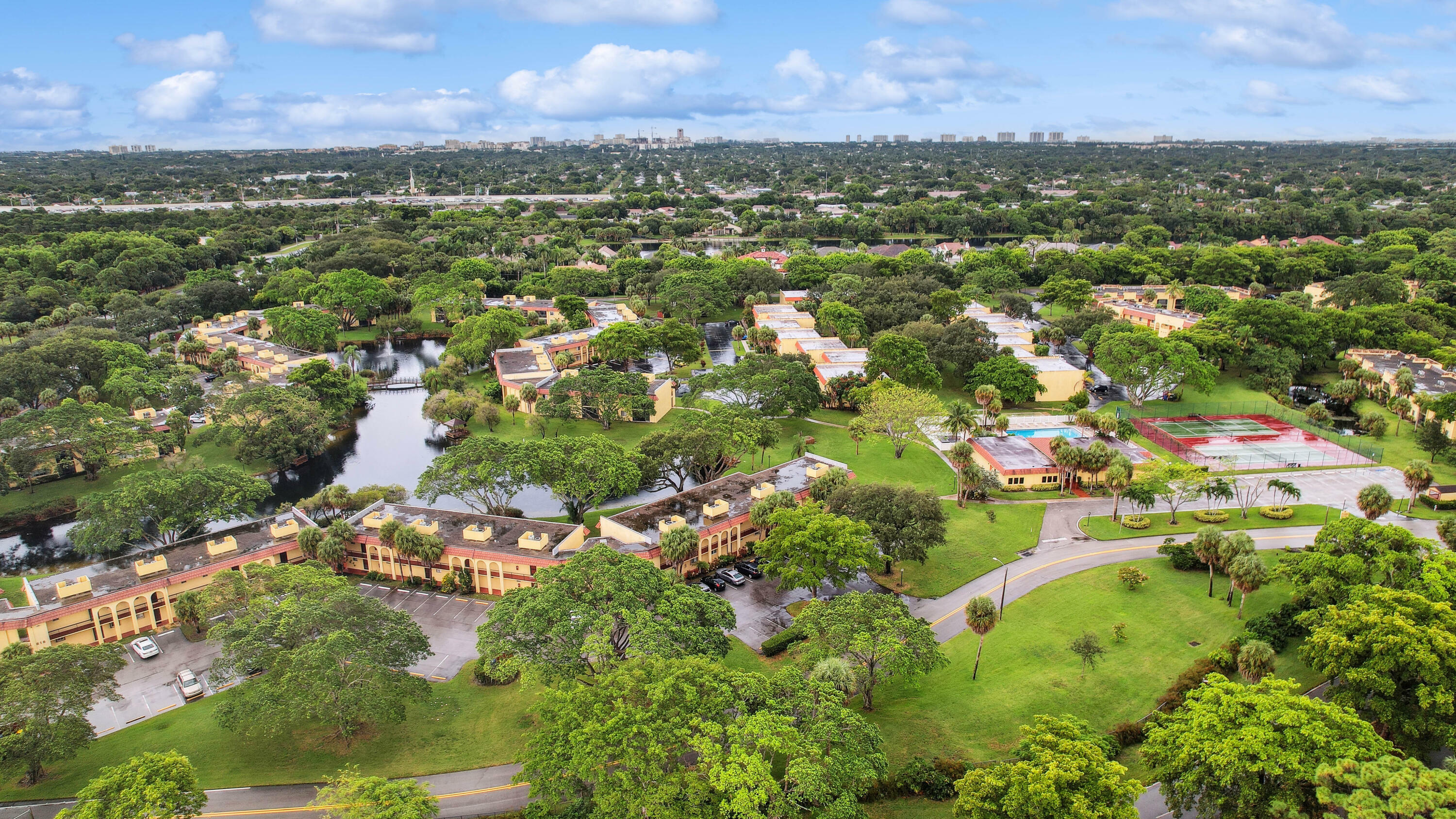 Property Photo: 806 SW 9th Street Circle 203 FL 33486
