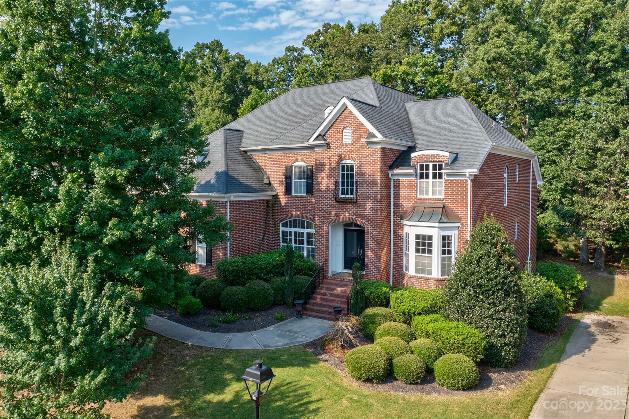Property Photo: 16927 Turtle Point Road NC 28278