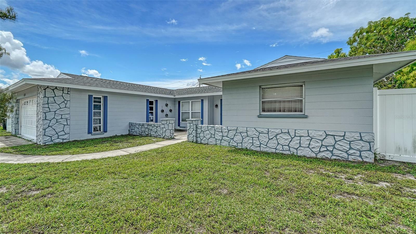 Property Photo:  328 Hillview Road  FL 34293 