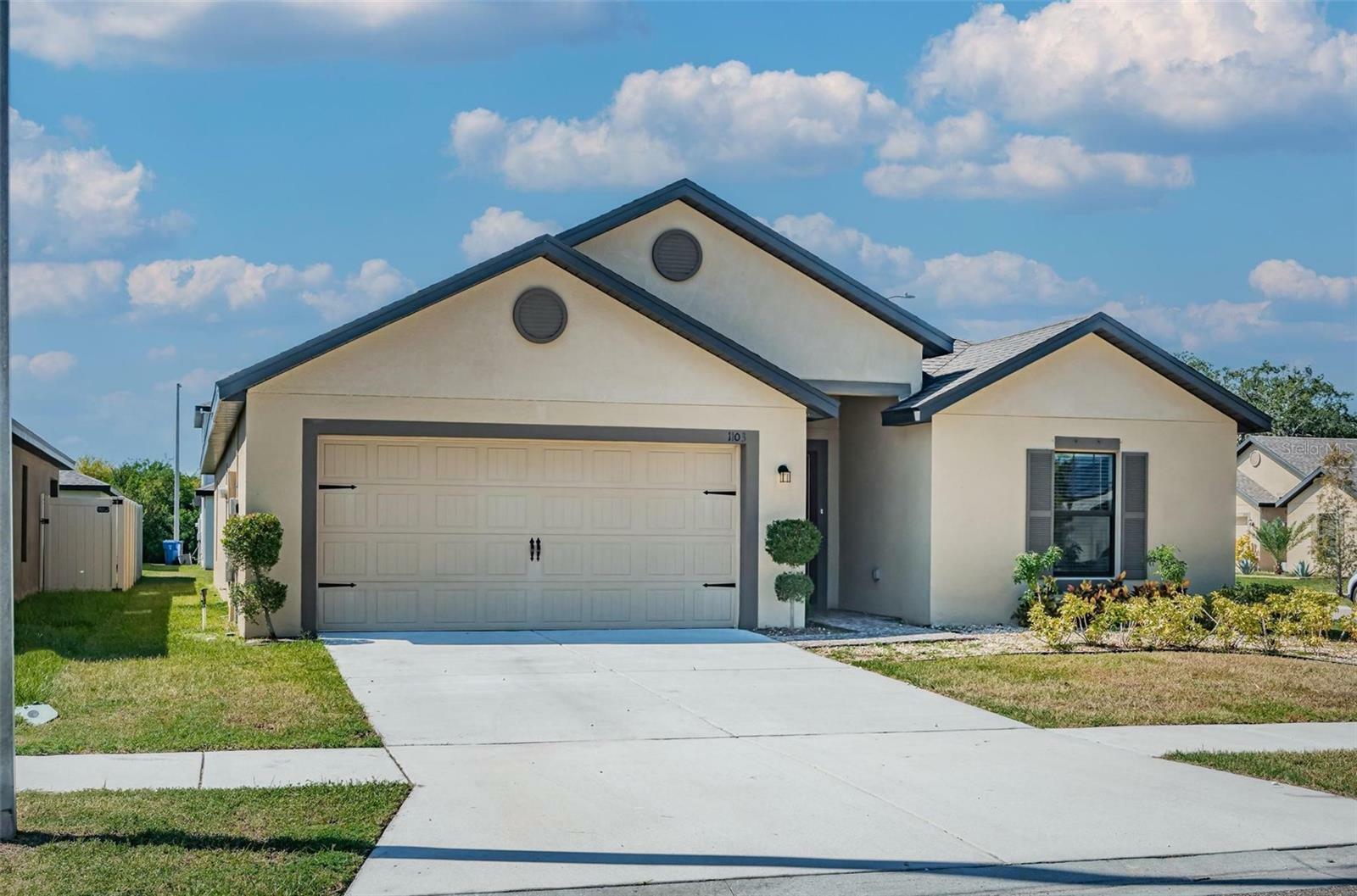 Property Photo: 1103 Wynnmere Walk Avenue FL 33570