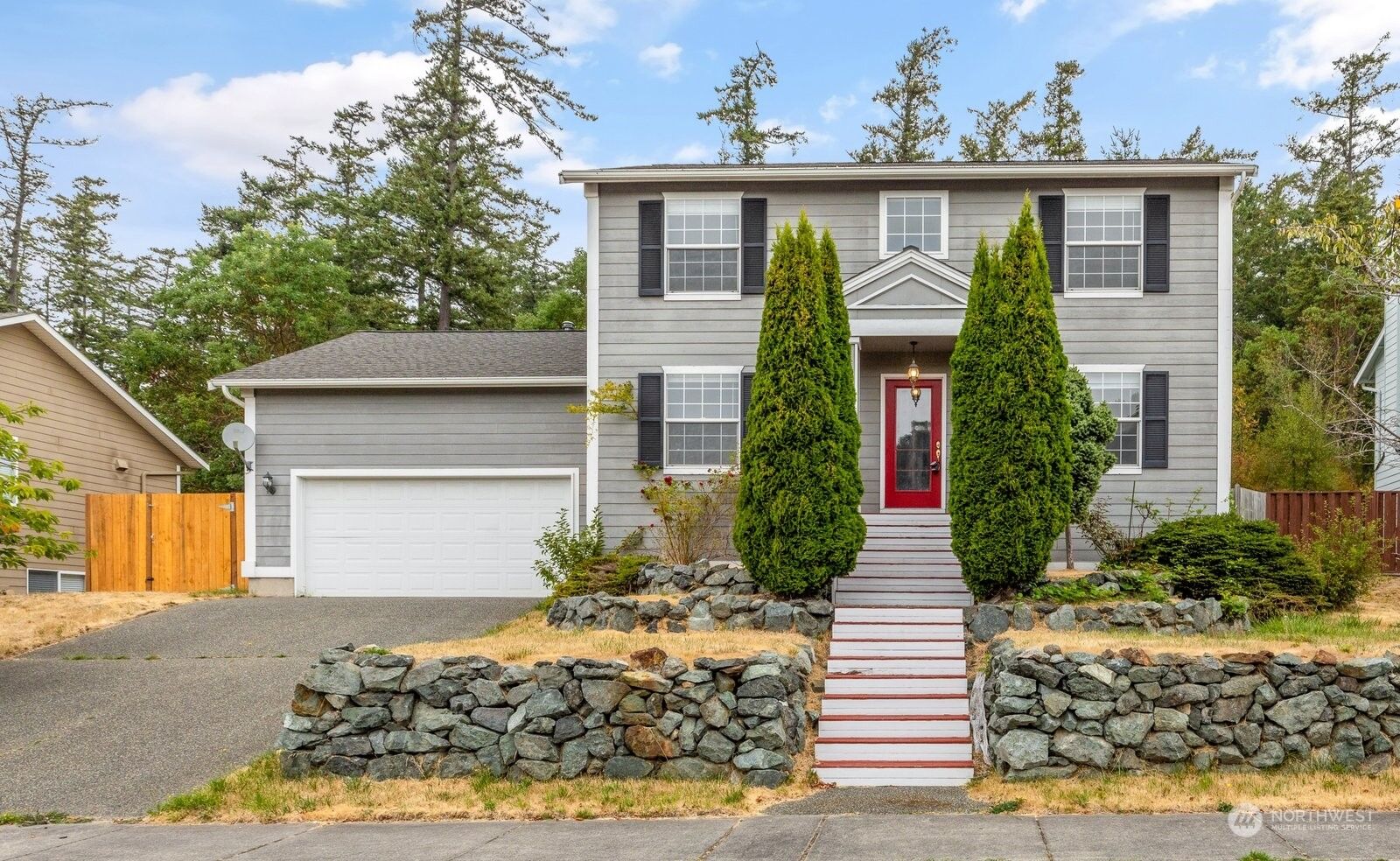 Property Photo:  906 SW Eagle Vista Avenue  WA 98277 