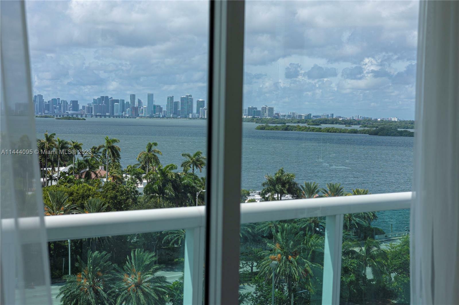 Property Photo:  7900 Harbor Island Dr 926  FL 33141 