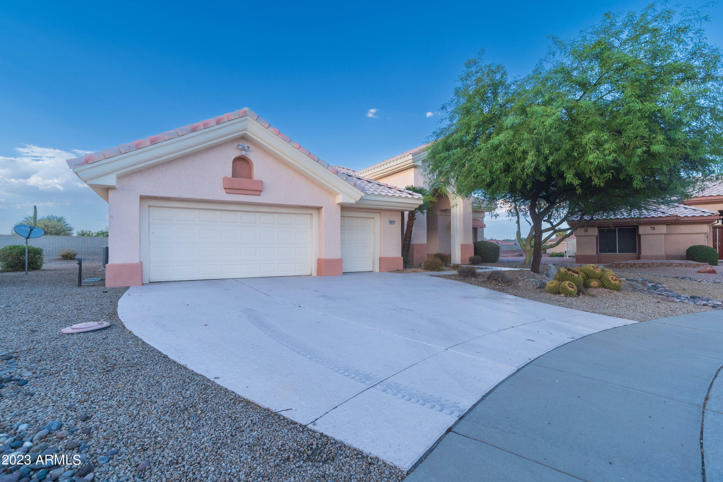 Property Photo:  16012 W Heritage Drive  AZ 85375 