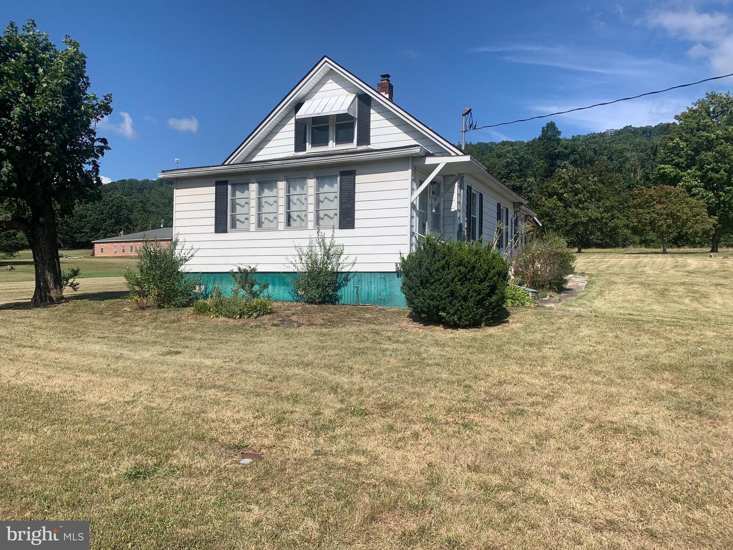 Property Photo: 11 Gray Ridge Lane WV 25411