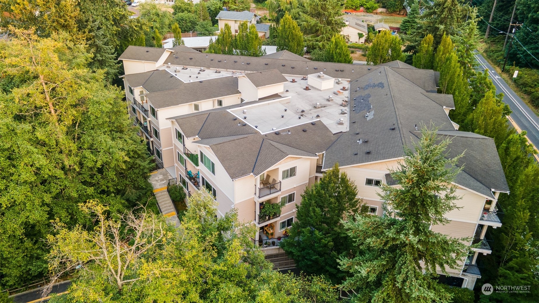 Property Photo:  15000 Juanita Drive NE 307  WA 98028 