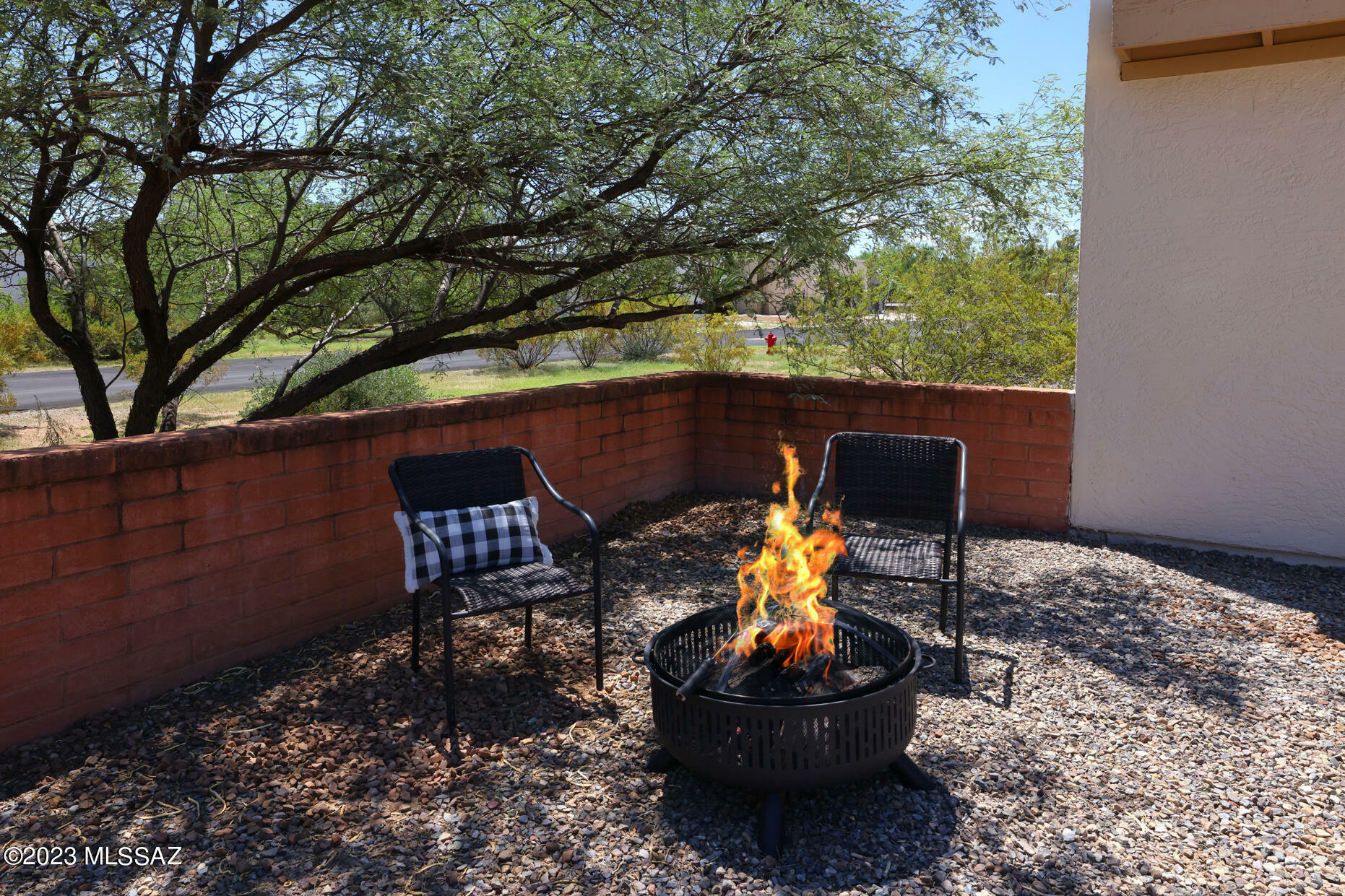 Property Photo:  325 E Paseo Azul  AZ 85614 