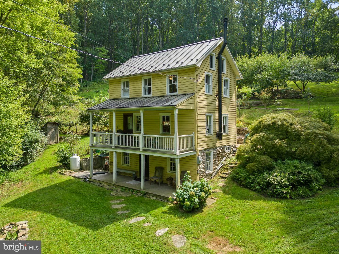 Property Photo:  128 Pittsburg Valley Road  PA 17516 