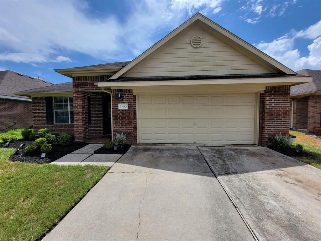 Property Photo:  13410 Baron Hill Lane  TX 77583 