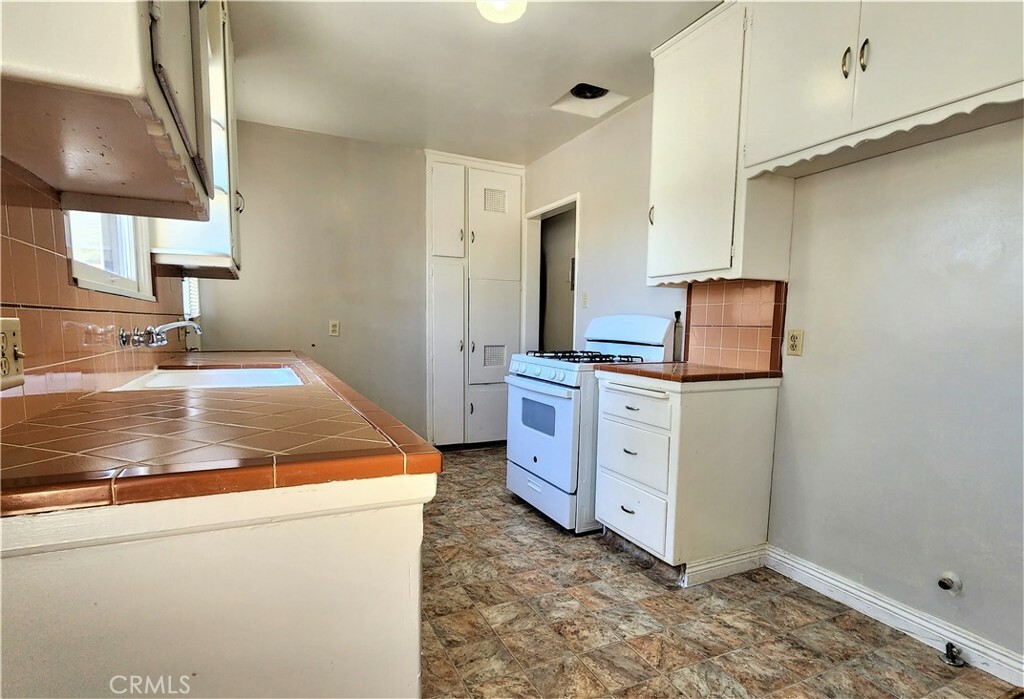 Property Photo: 16911 Glenetta Way CA 92530